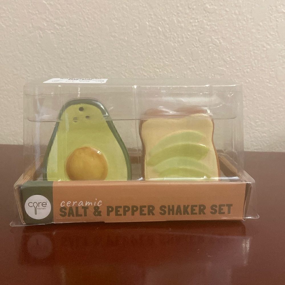 🥑🥑AVOCADO & TOAST SALT & PEPPER SHAKER SET AVOCADO & TOAST SHAKERS NEW